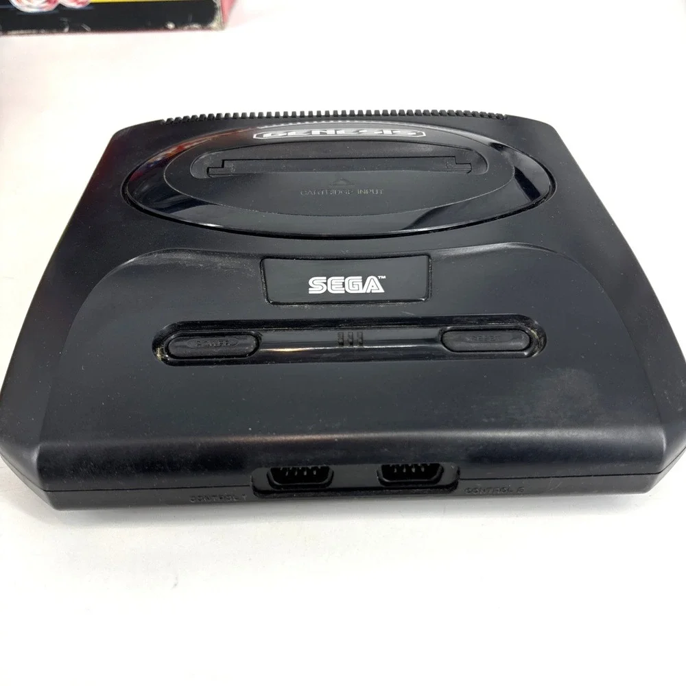 SEGA Genesis 16-Bit Video Mk-1631 2 Controllers Original‎ Box 6 Button MK-1653
